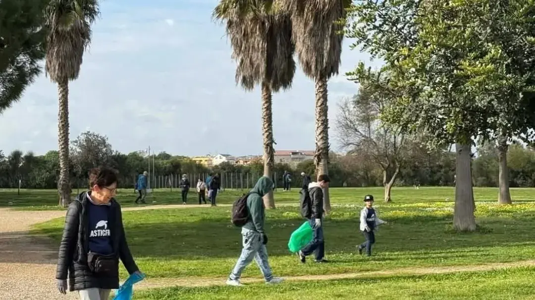 Volontari in azione a Selargius: raccolti oltre 600 mozziconi di sigaretta