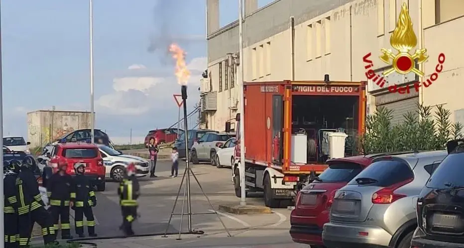Sassari. Perdita di GPL da un bombolone a Li Punti: lungo intervento dei Vigili del fuoco | VIDEO