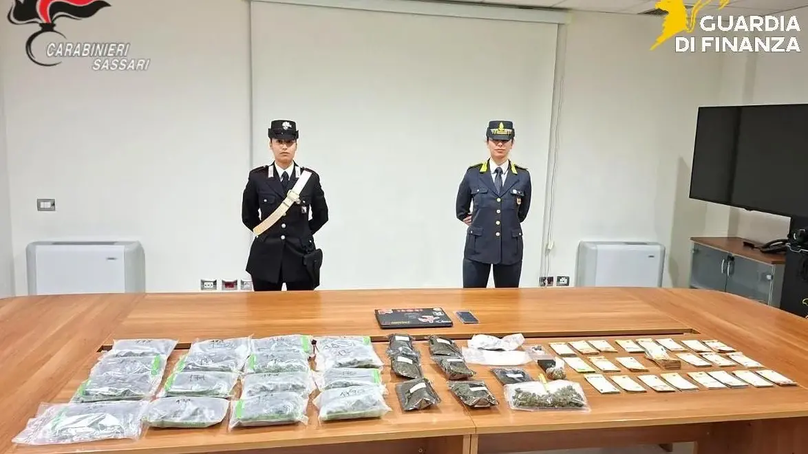 Droga nascosta in un pacco: a Sassari arrestato un 25enne con oltre 3 chili e mezzo di marijuana