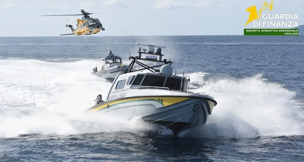 Cocaina pronta per lo spaccio e una pistola in casa: arrestato un 50enne a La Maddalena