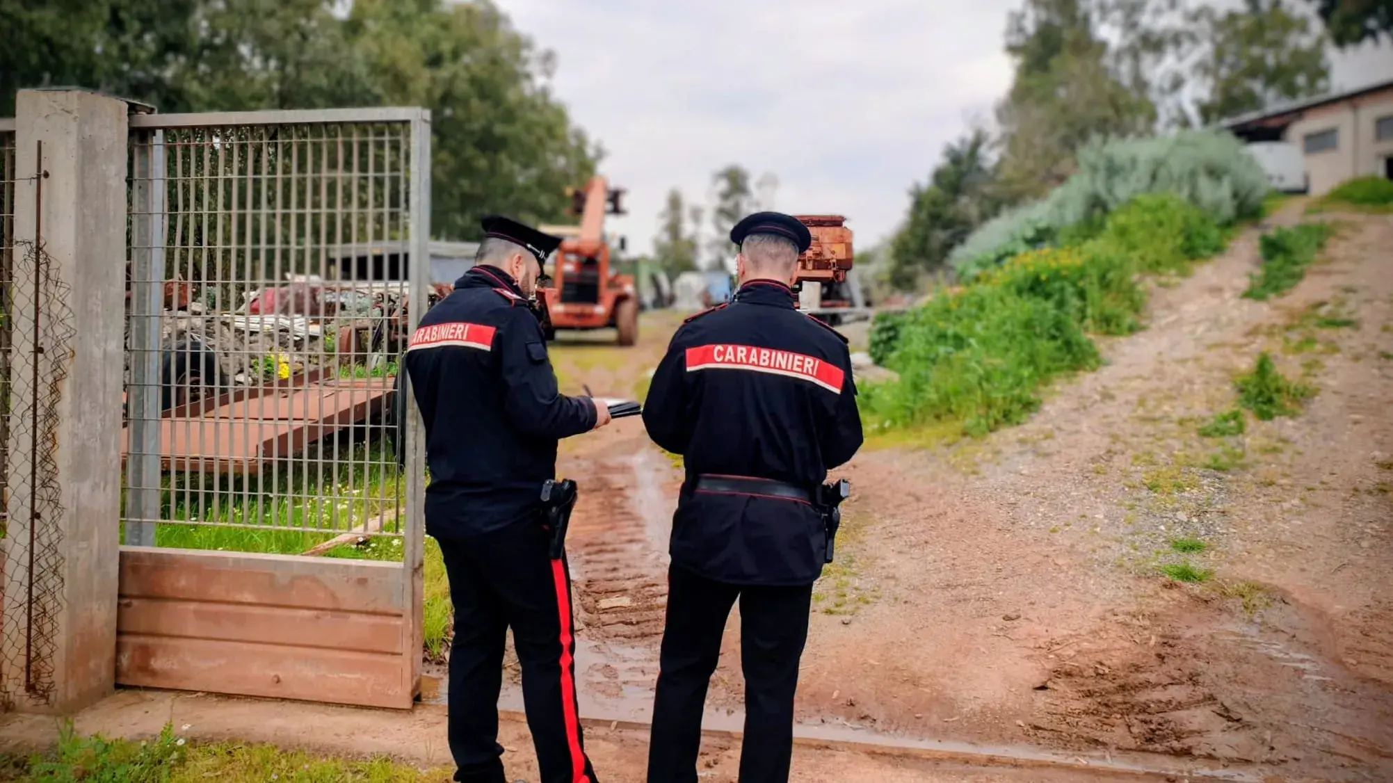 Scoperta e sequestrata autodemolizione abusiva a Sardara: una denuncia