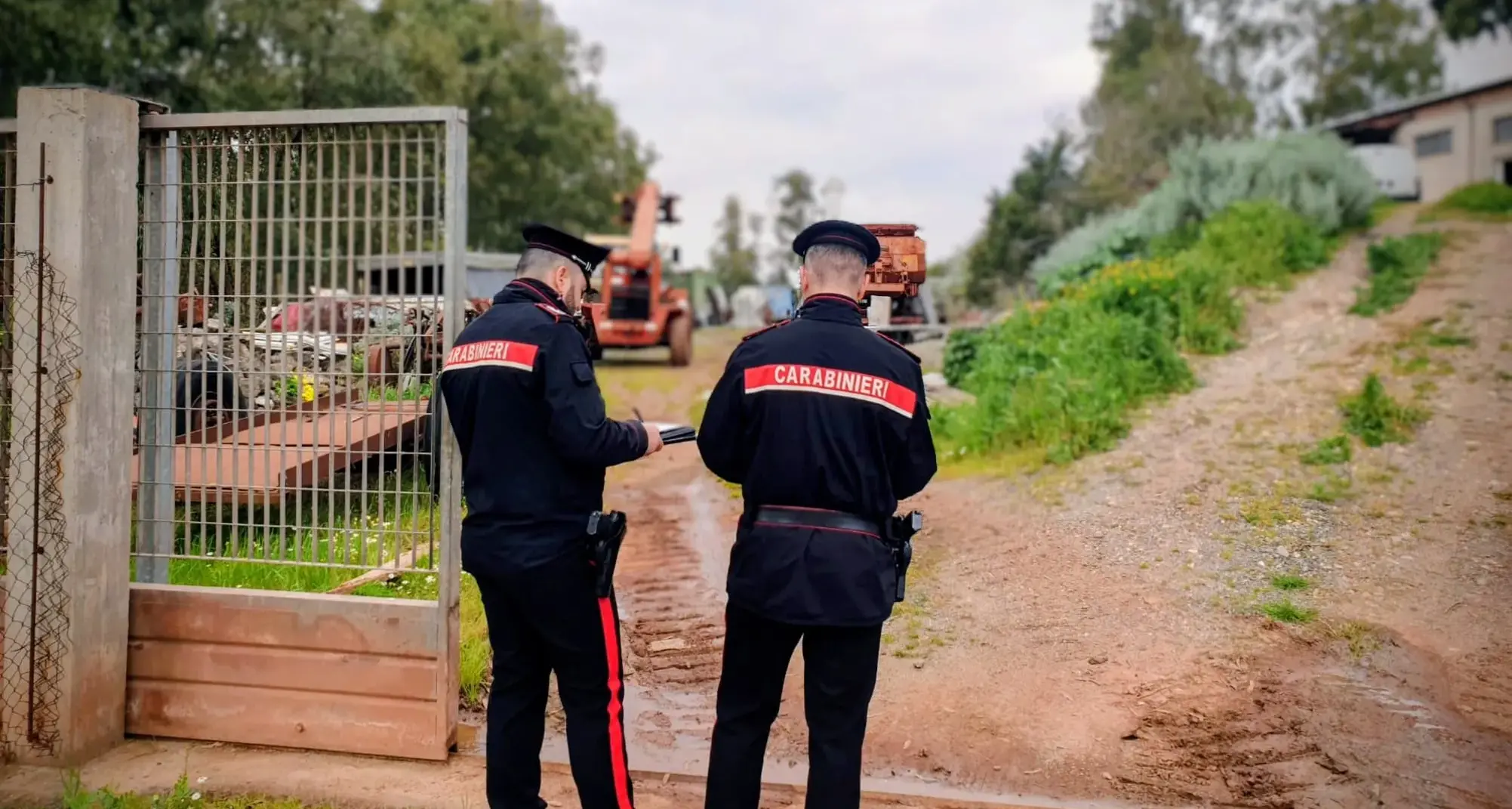 Scoperta e sequestrata autodemolizione abusiva a Sardara: una denuncia