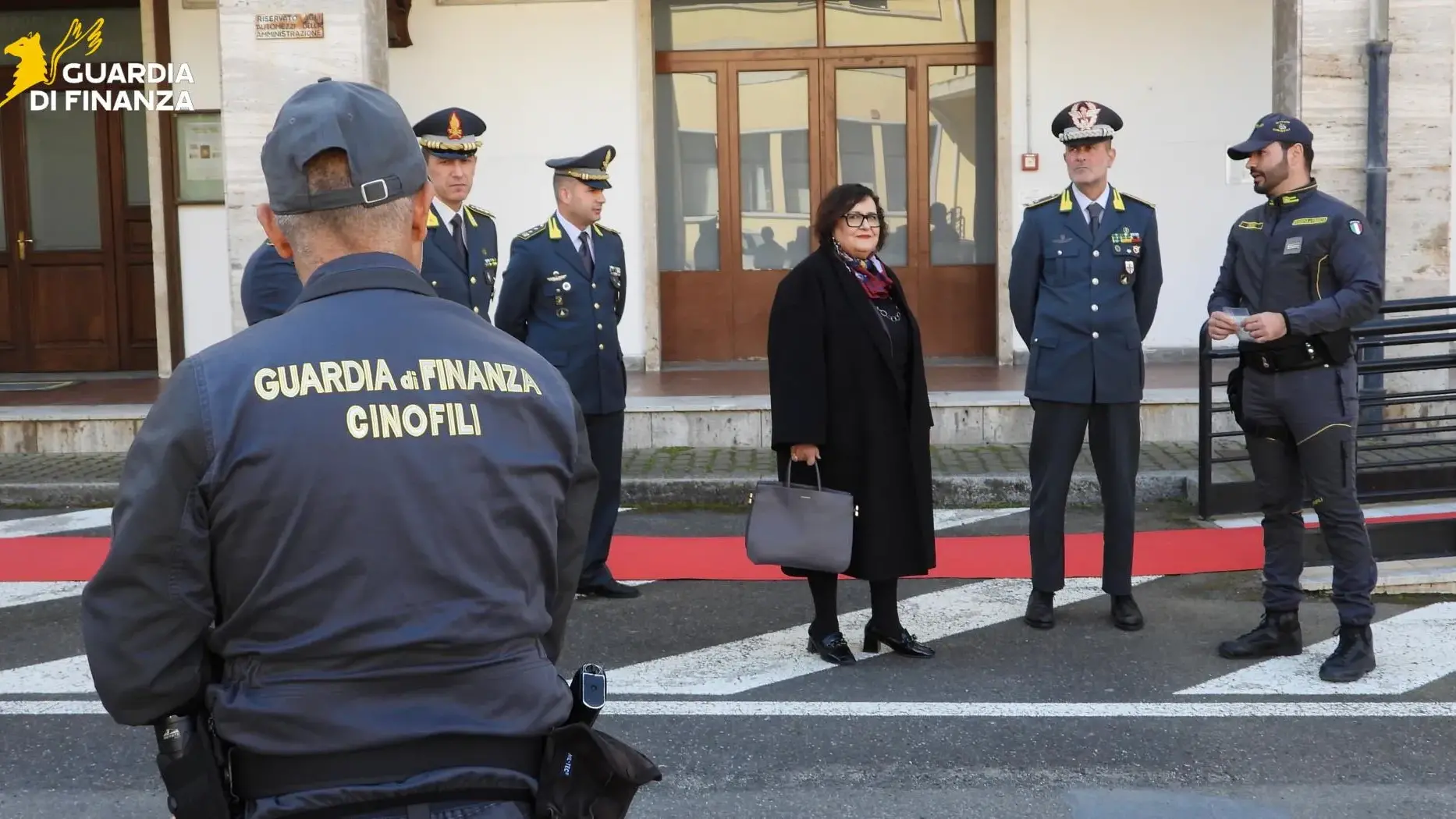Il Prefetto Paola Dessì in visita alla Guardia di Finanza di Cagliari