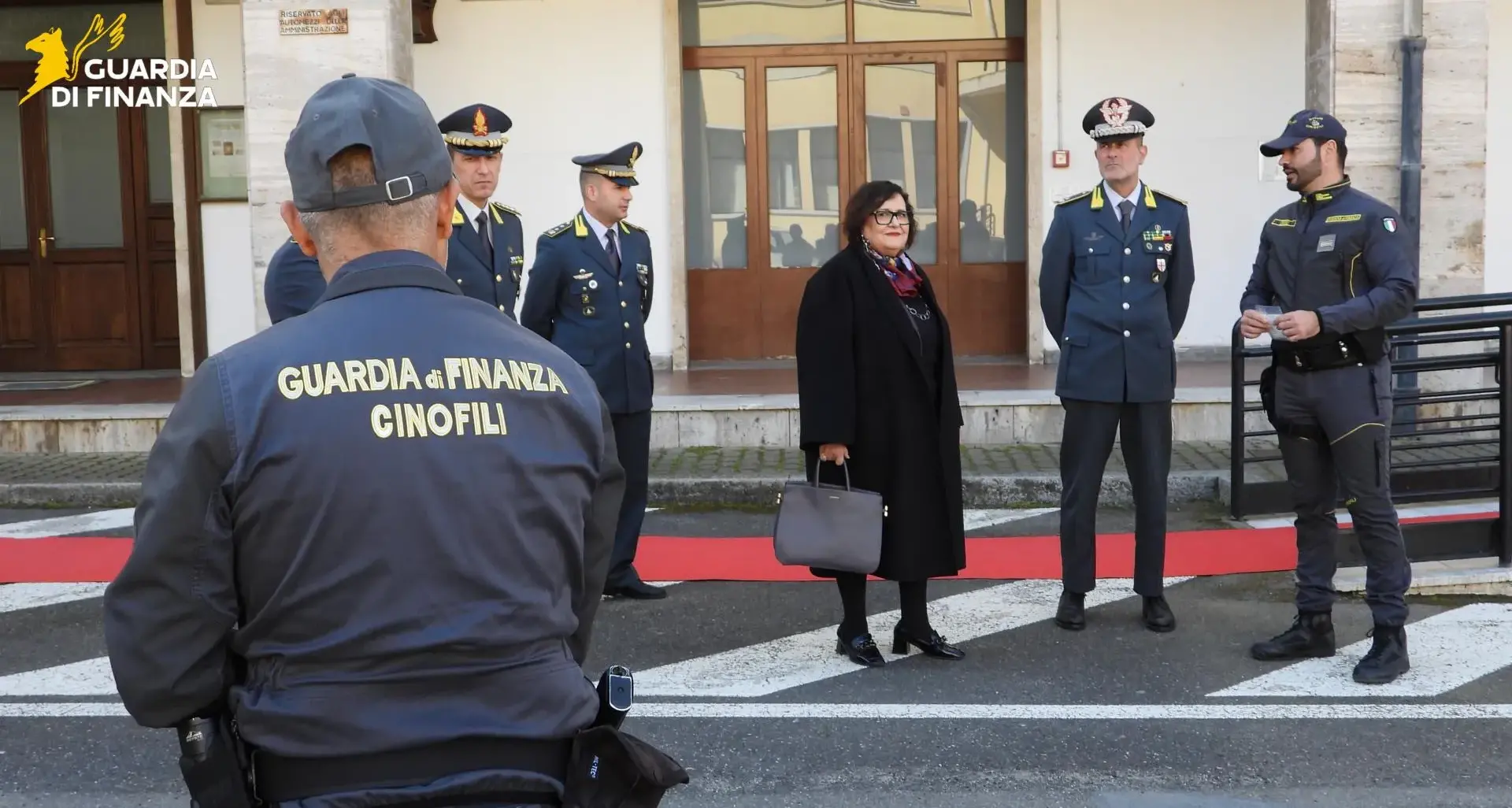 Il Prefetto Paola Dessì in visita alla Guardia di Finanza di Cagliari