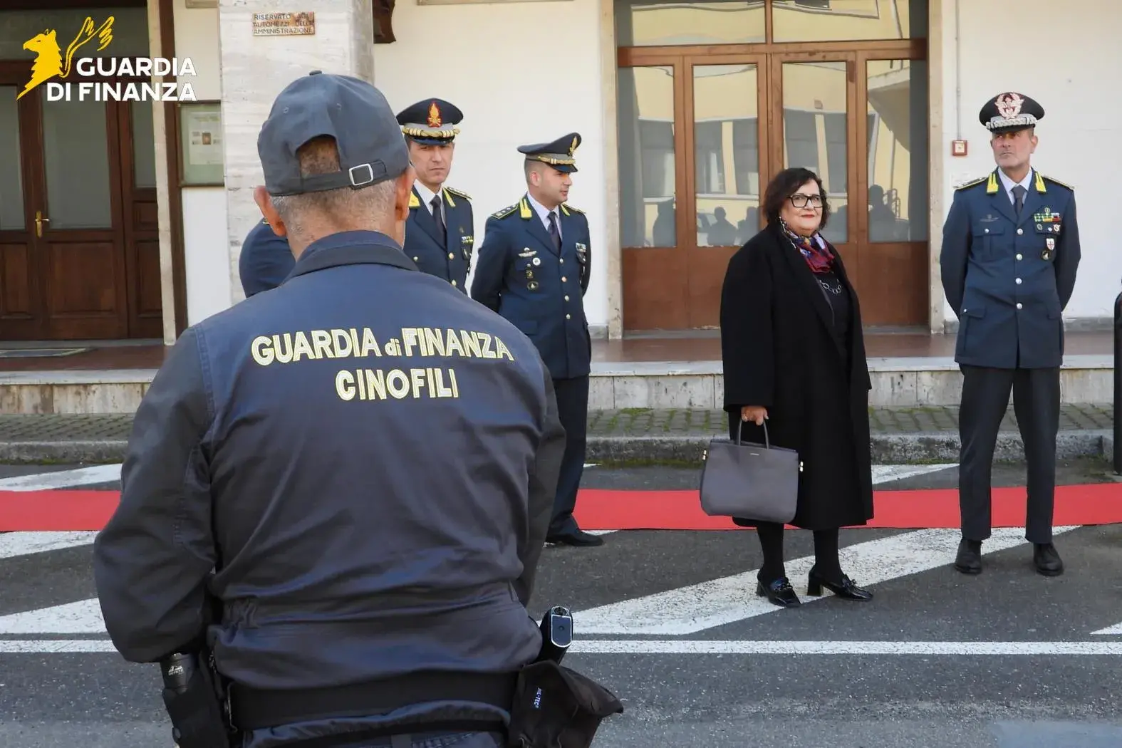 Il Prefetto Paola Dessì in visita alla Guardia di Finanza di Cagliari