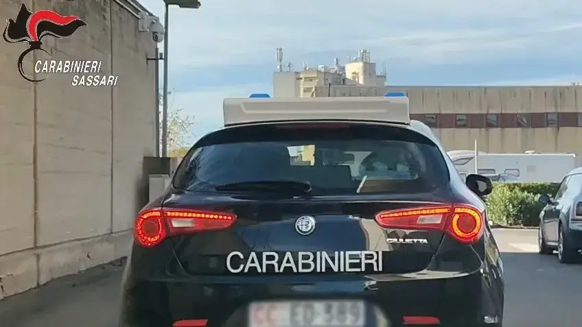 Sassari. Entrano in casa per eseguire alcuni lavori di muratura, ma ne approfittato per derubare una novantenne