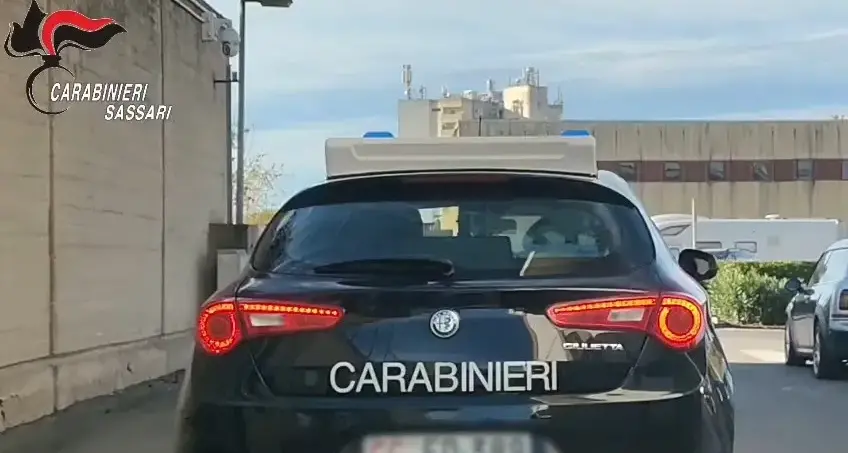 Sassari. Entrano in casa per eseguire alcuni lavori di muratura, ma ne approfittato per derubare una novantenne