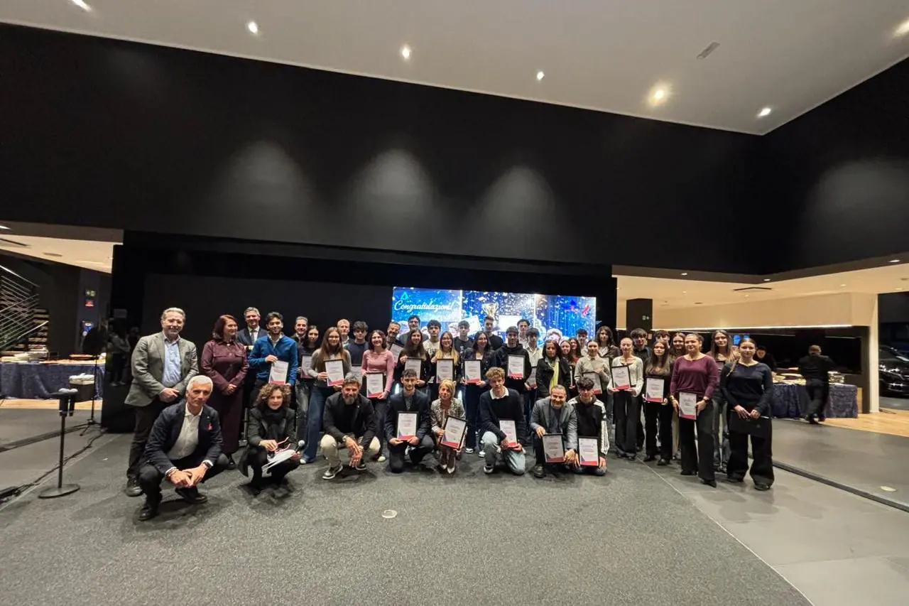 Manageritalia Emilia-Romagna consegna 155 borse di studio mare come metafora di leadership giovani talenti regione