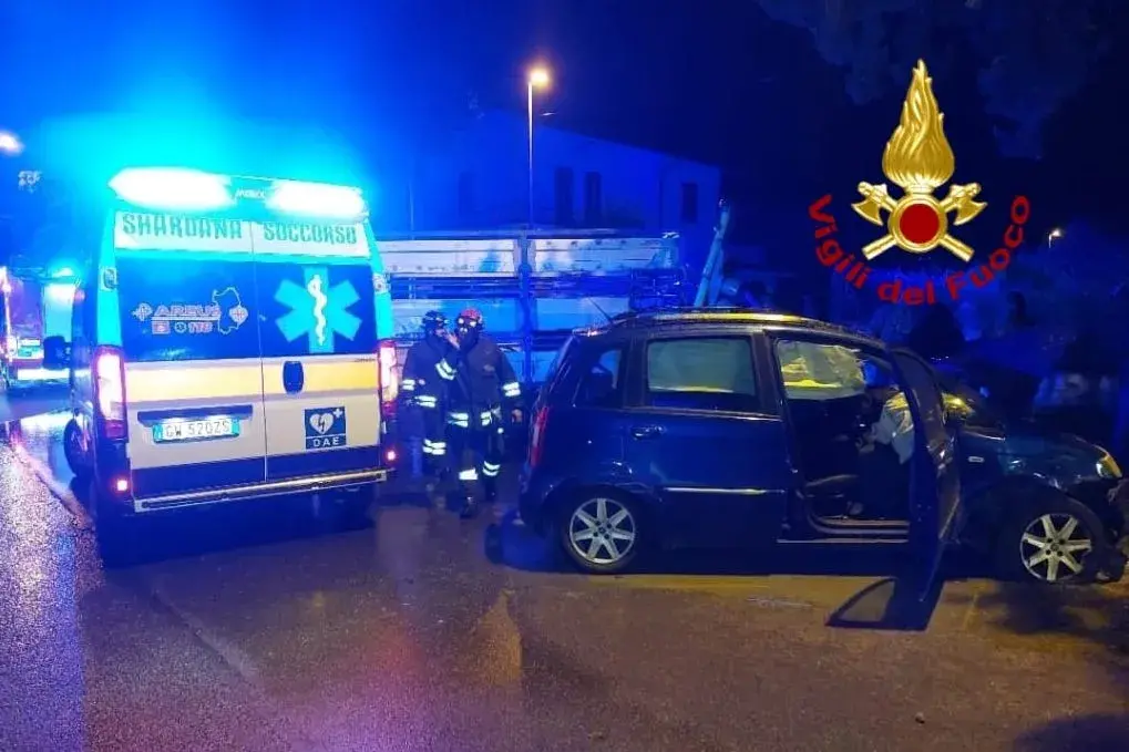 Scontro tra auto e furgone a Ghilarza: un ferito trasportato in ospedale