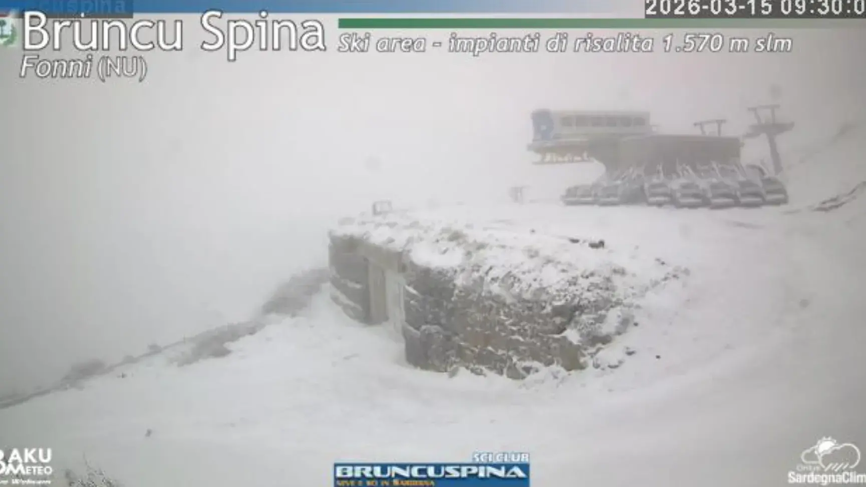 Il Gennargentu si tinge di bianco, neve sul Bruncu Spina: torna il freddo in Sardegna