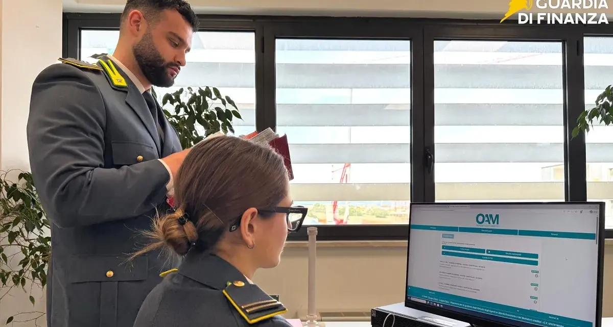 Compro oro abusivo scoperto in Gallura, titolare denunciato