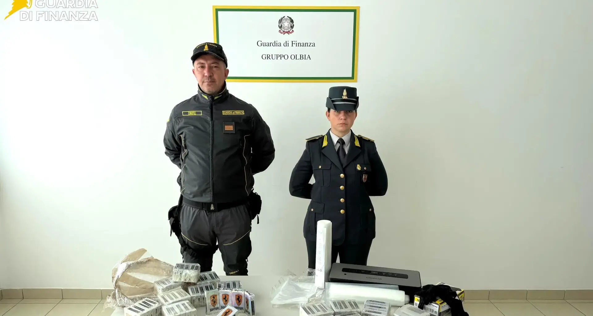 Oristano, Va a ritirare un pacco, ma ad attenderlo ci sono i Finanzieri: arrestato cagliaritano