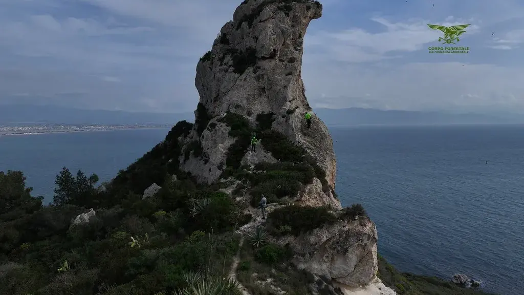 Sella del Diavolo: Corpo forestale rimuove materiale pericoloso per l’arrampicata