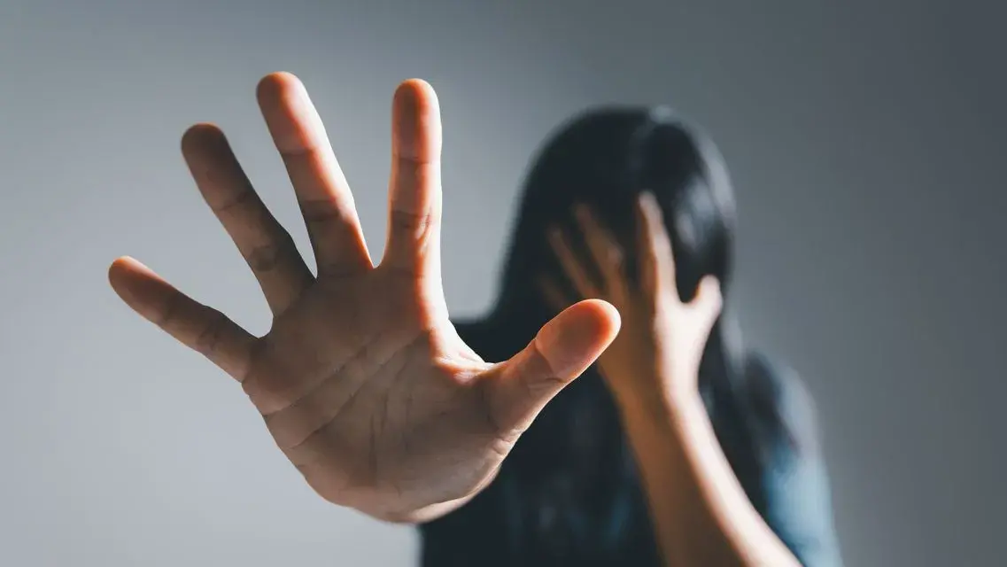 Violenza di genere, oltre 3,3 milioni di euro per rafforzare centri e case di accoglienza