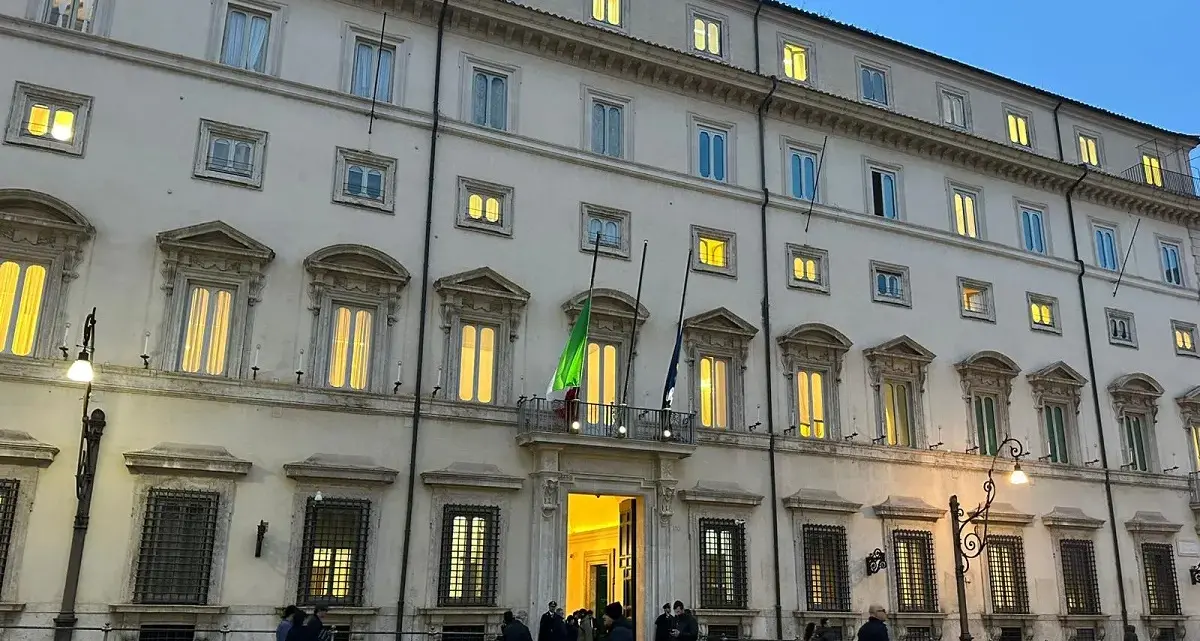 Carburanti, taglio di 25 centesimi al litro su benzina e diesel