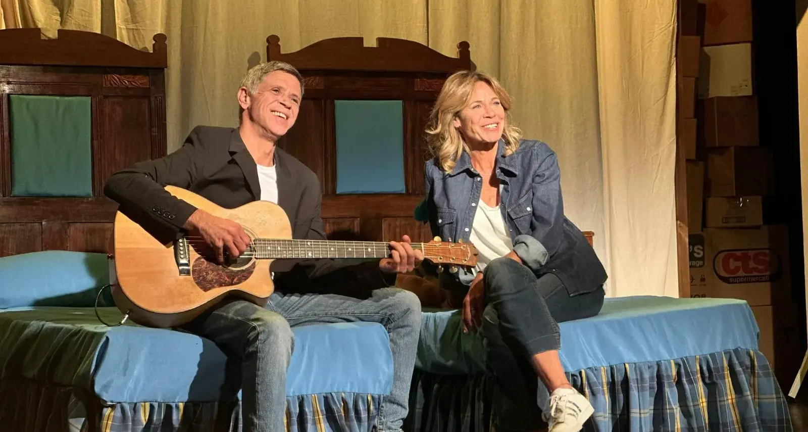 \"Benvenuti a casa Morandi\": un viaggio tra ricordi e risate nei teatri in Sardegna