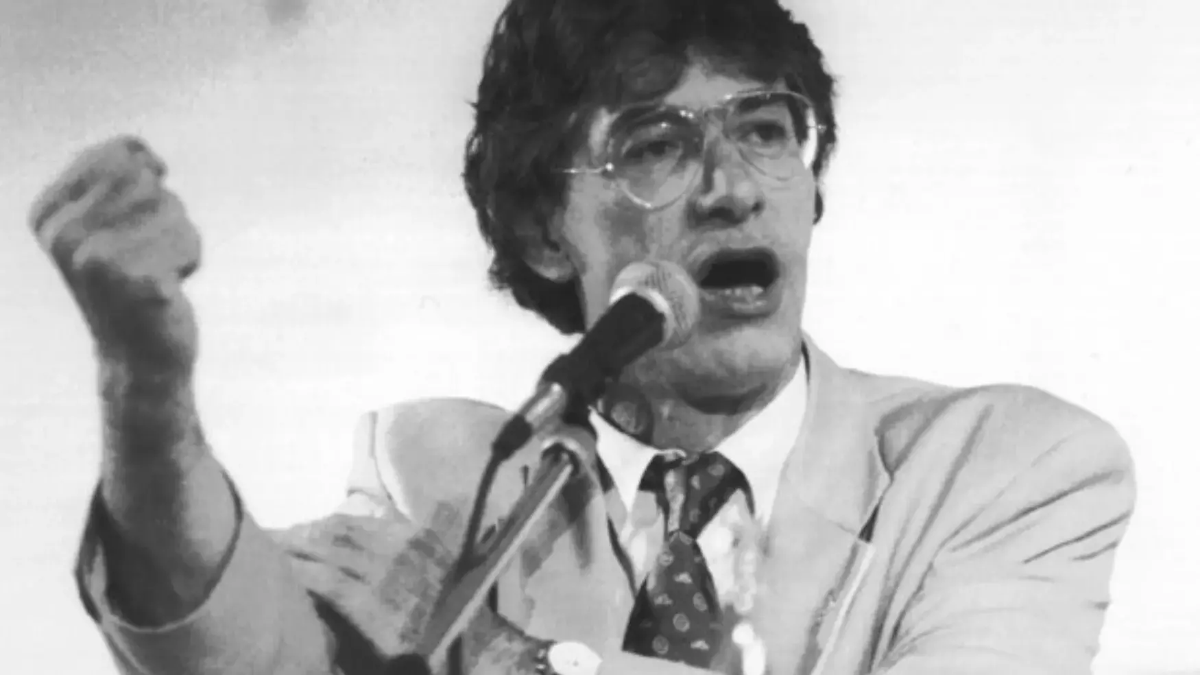 Addio a Bossi, il \"Senatùr\". Dalla nascita della Lega Nord al tramonto politico coinciso con l'avvento di Salvini