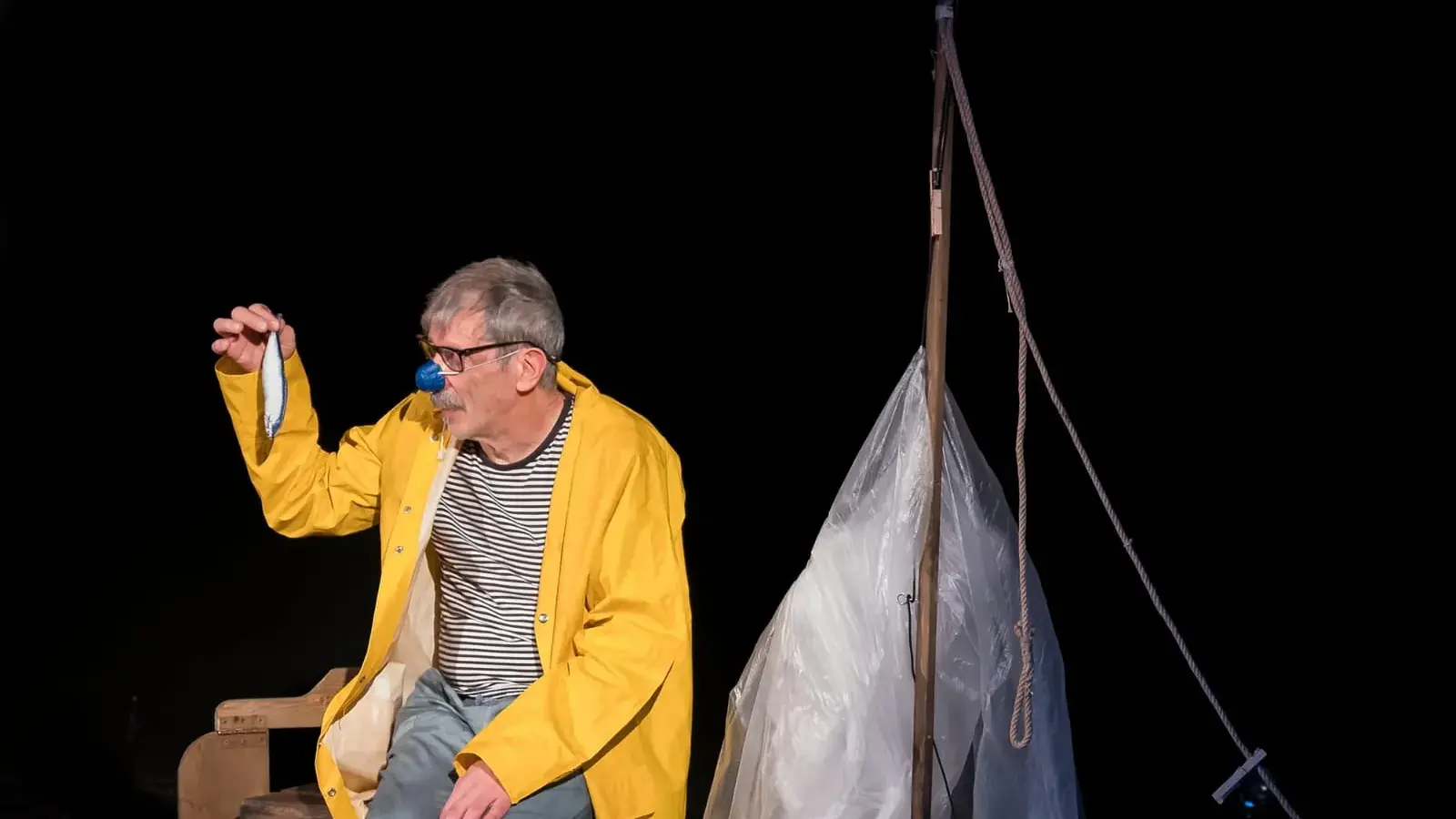 Roberto Abbiati incanta con il suo \"clown pescatore\" nei teatri della Sardegna