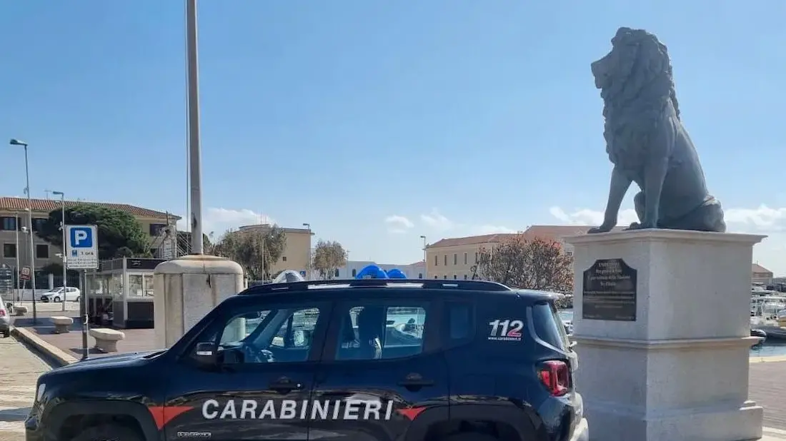 Armi, droga e guida in stato di ebbrezza: tre giovani denunciati a La Maddalena