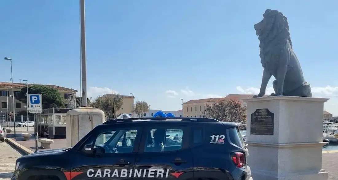 Armi, droga e guida in stato di ebbrezza: tre giovani denunciati a La Maddalena