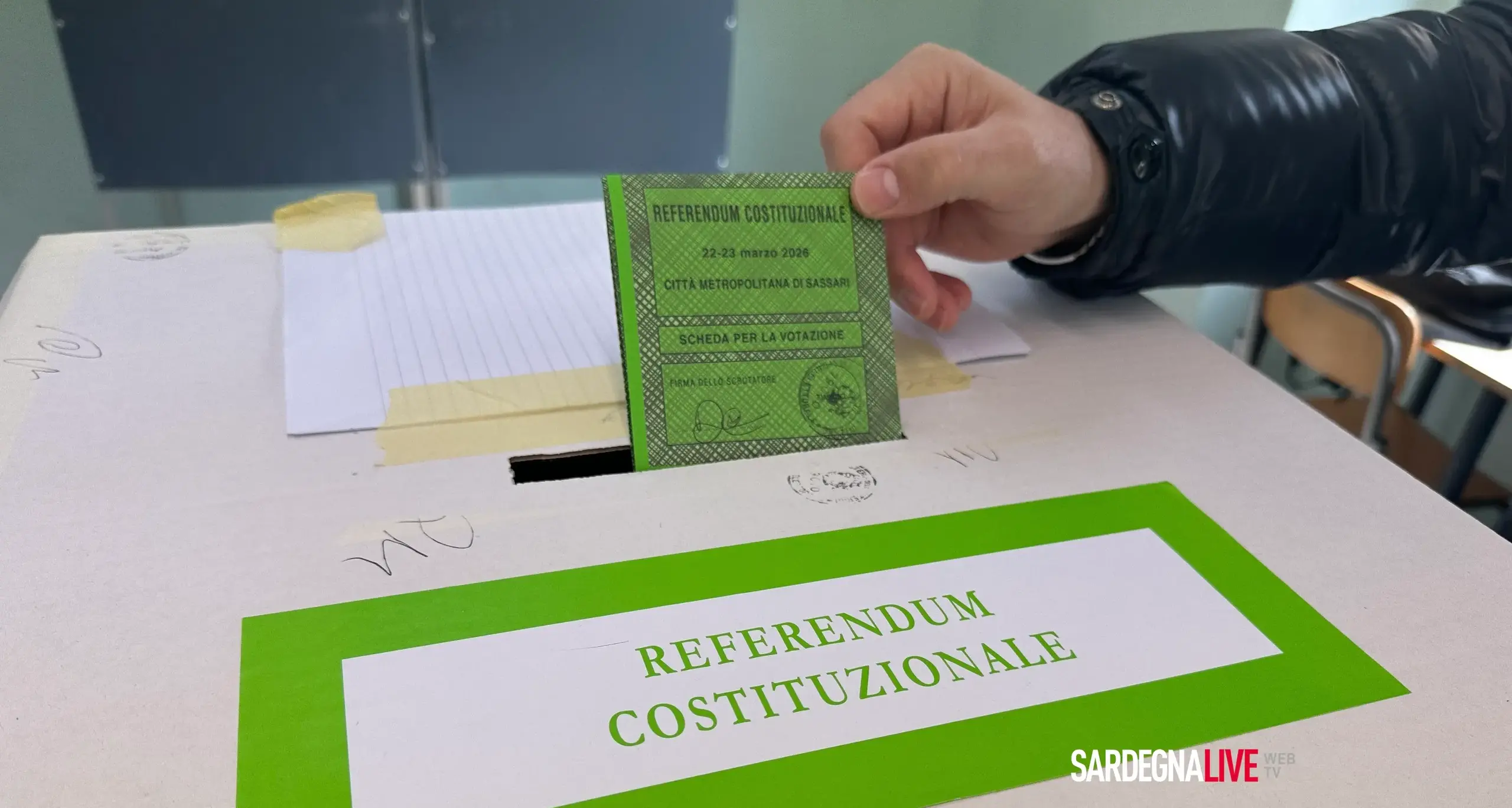 Seggi aperti per il referendum: 51 milioni di italiani al voto