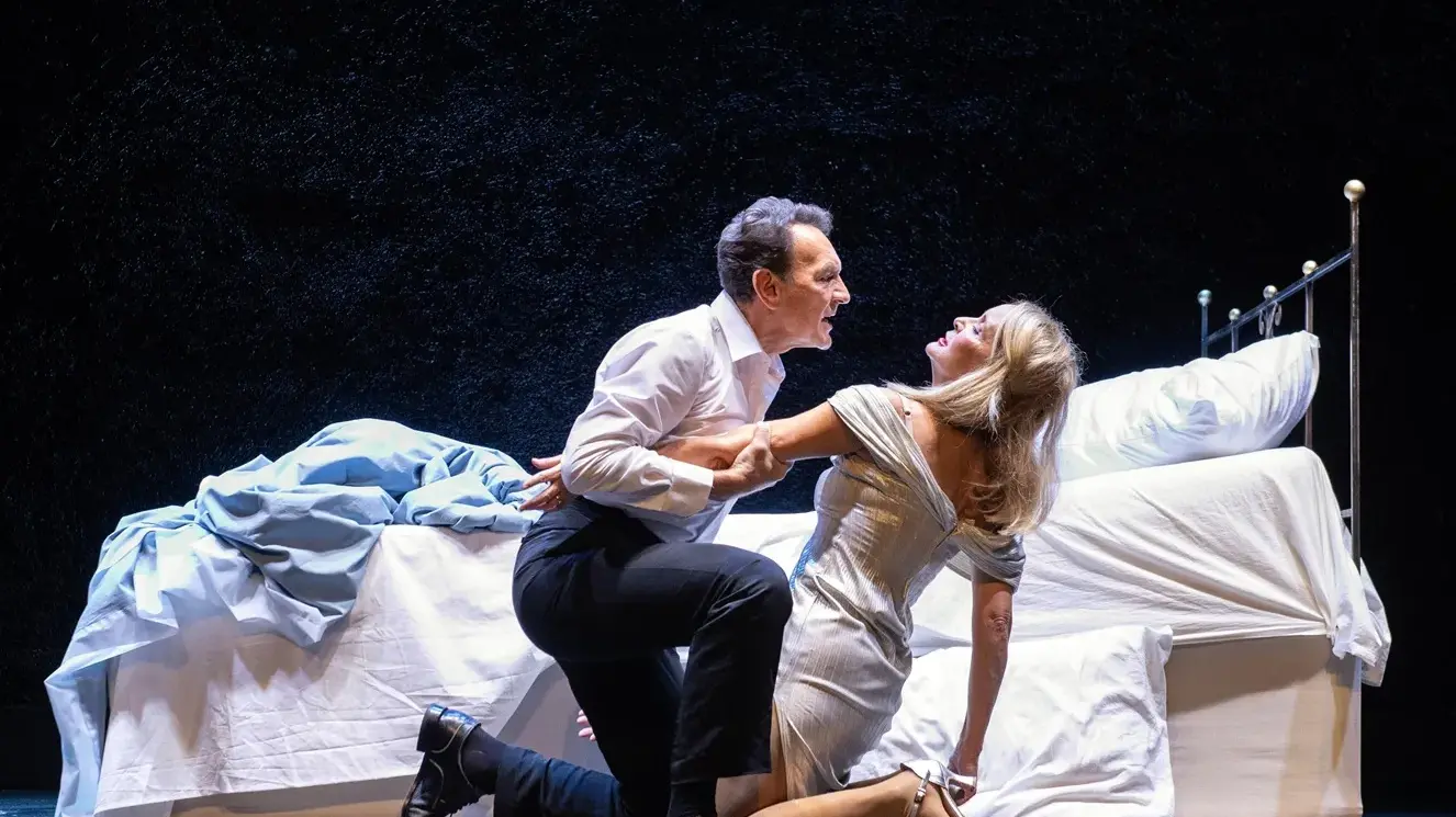 Un letto per due: una riflessione agrodolce sulla vita coniugale in scena con CeDAC