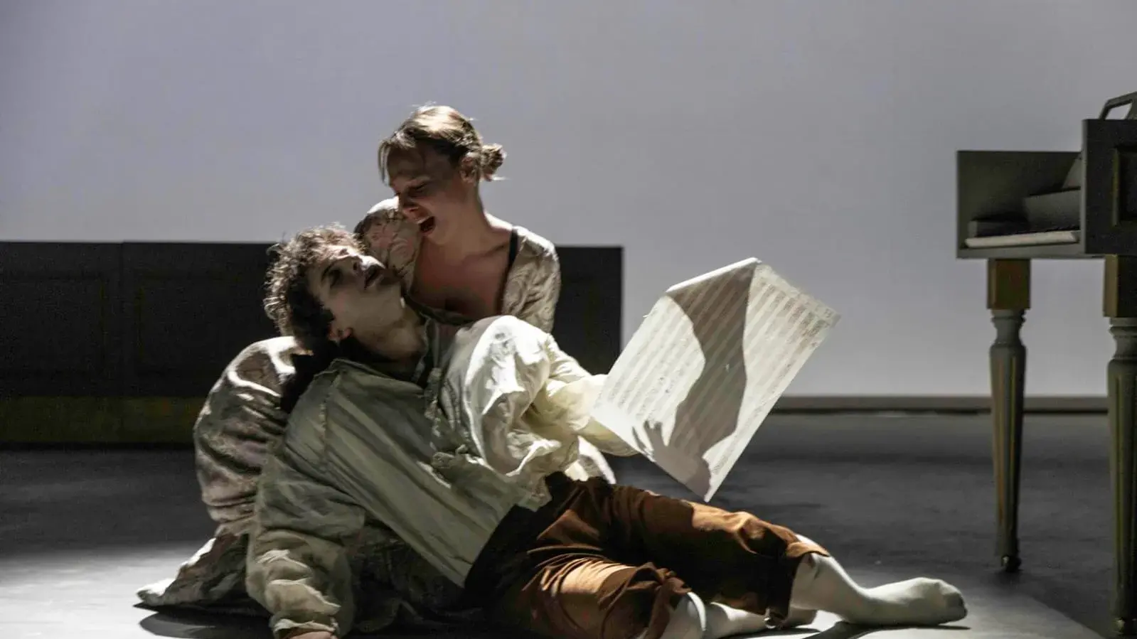 \"Amadeus\" di Shaffer rivive a Cagliari e Sassari: un viaggio tra genio e invidia