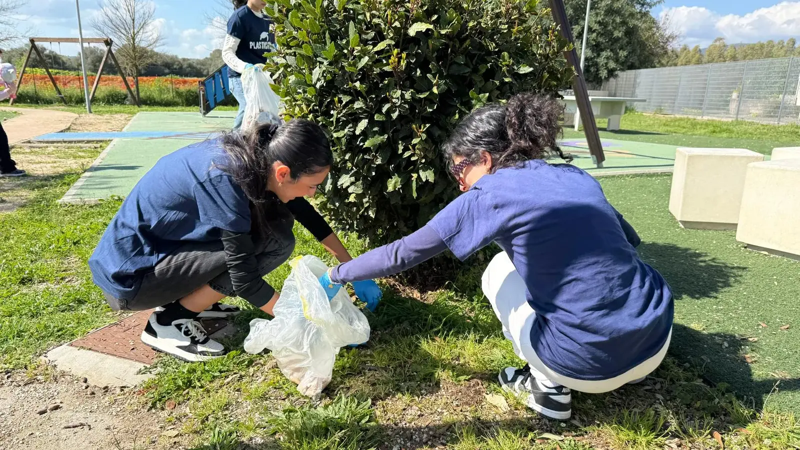 Raccolti oltre mille mozziconi di sigaretta con Plastic Free a Vallermosa