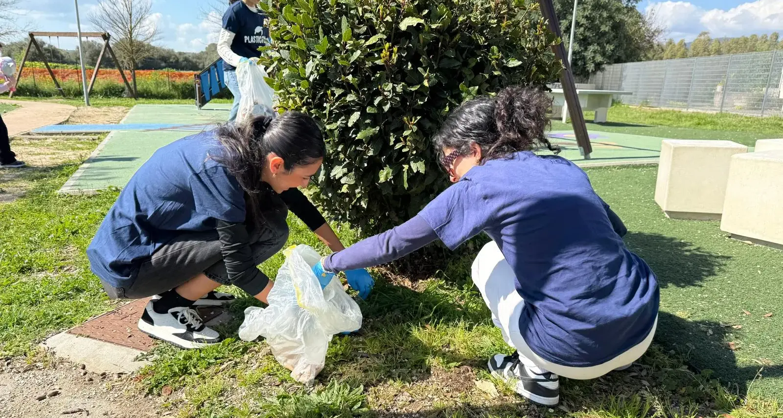 Raccolti oltre mille mozziconi di sigaretta con Plastic Free a Vallermosa