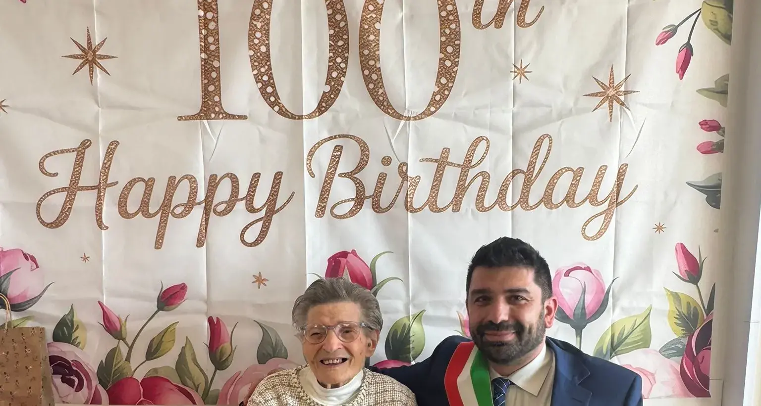 Cagliari rende omaggio alla signora Nunzia Canu per il suo centesimo compleanno