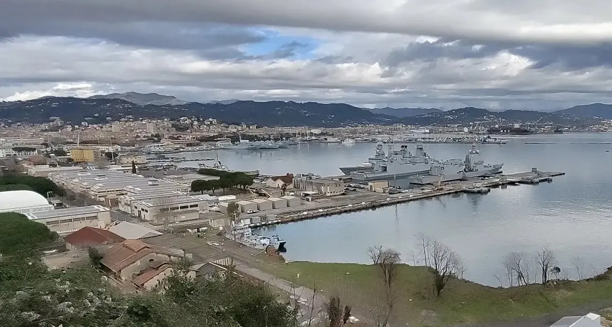 Porto di Cagliari, polemica sulla nave sospettata di trasportare armi