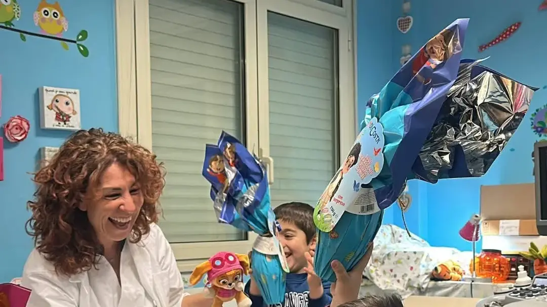 Donatore anonimo regala 40 uova di Pasqua ai piccoli pazienti del Policlinico di Cagliari