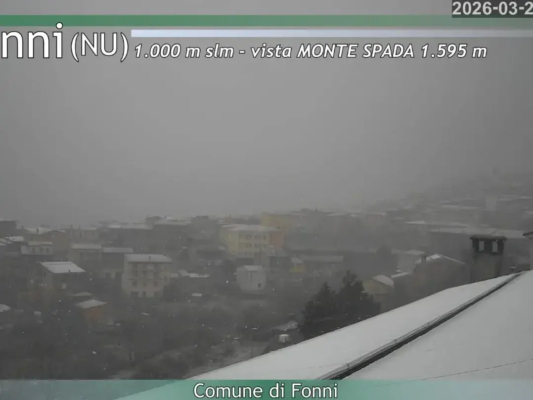 Sardegna sferzata dal gelo: il Gennargentu si imbianca, il maestrale piega l'Isola