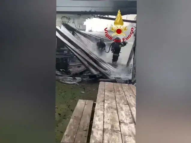 Incendio in un chiosco-bar a Guspini: intervento dei Vigili del Fuoco