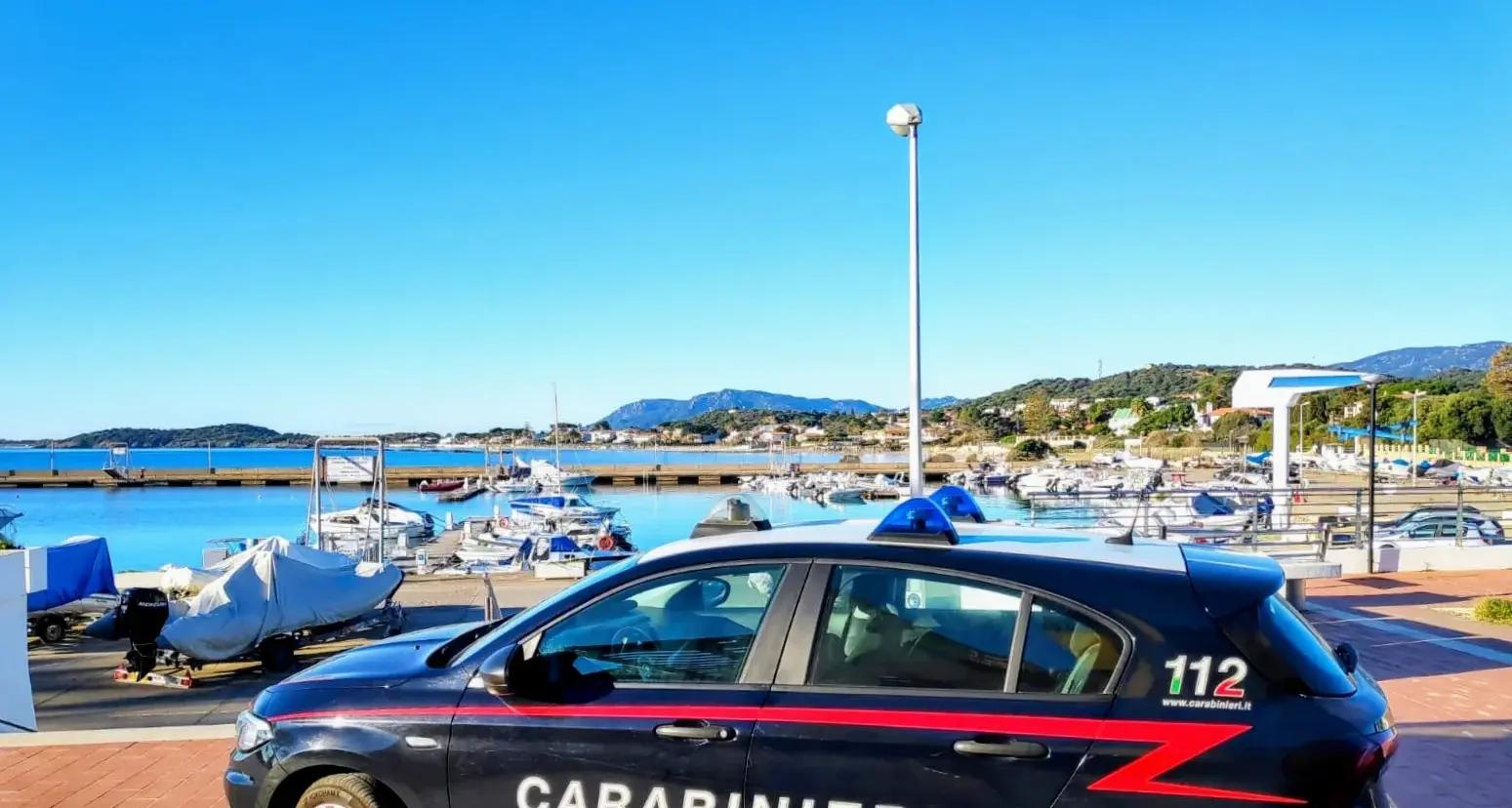 Scassina un camper e ruba una bici di lusso a Cagliari: arrestato poco dopo