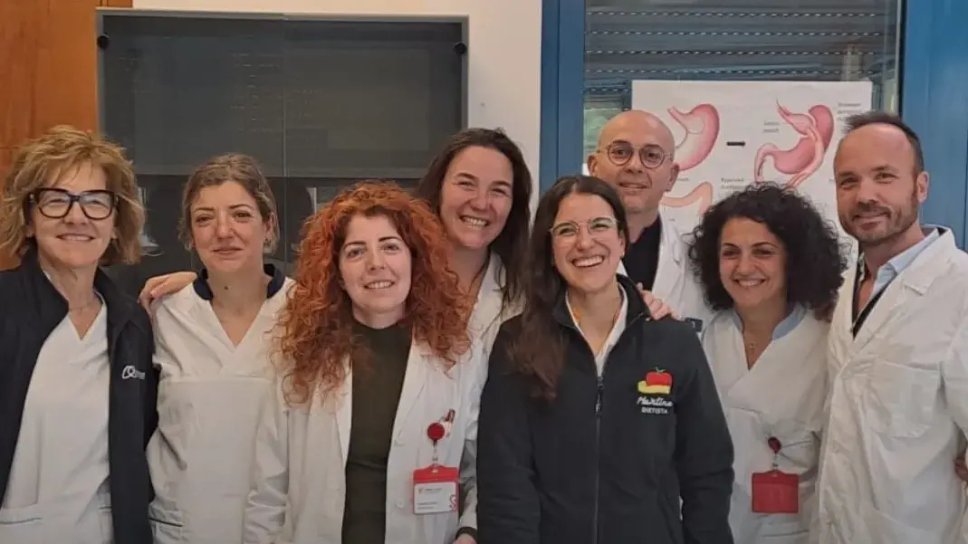 Chirurgia all’avanguardia al Brotzu: ricostruzione della parete addominale con la metodica Tarm