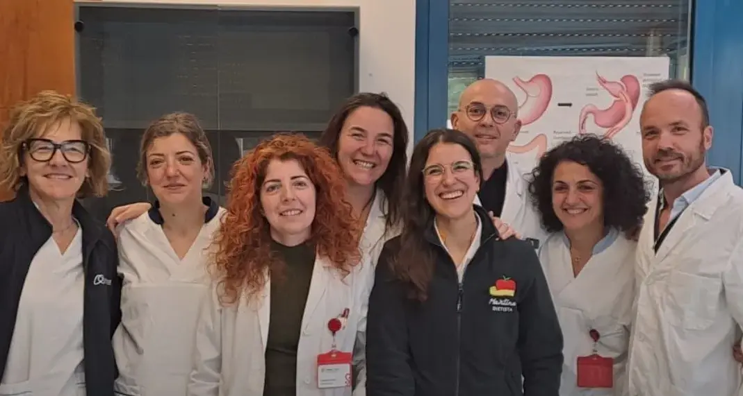 Chirurgia all’avanguardia al Brotzu: ricostruzione della parete addominale con la metodica Tarm