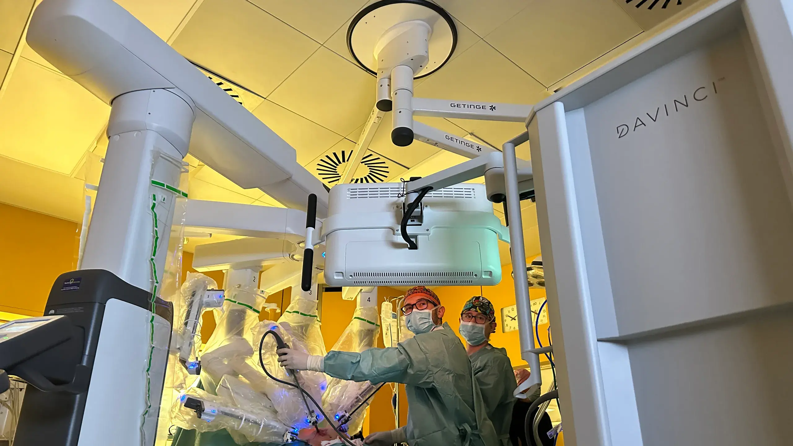 Chirurgia robotica: primi interventi con il Da Vinci Xi al Policlinico Duilio Casula di Monserrato