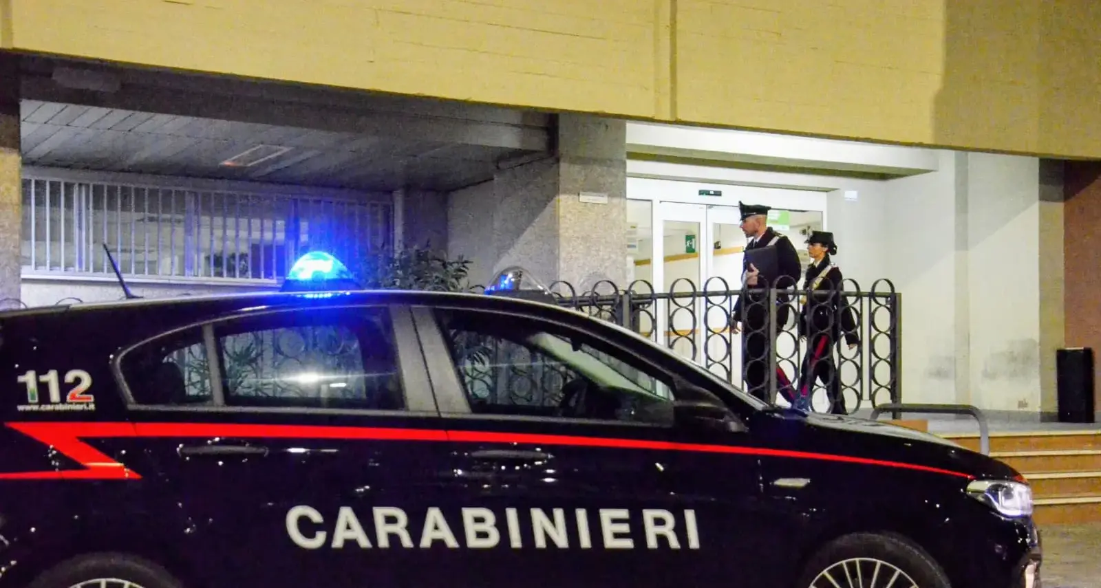 Droga, banconote false e munizioni in casa: arresto nel centro di Cagliari