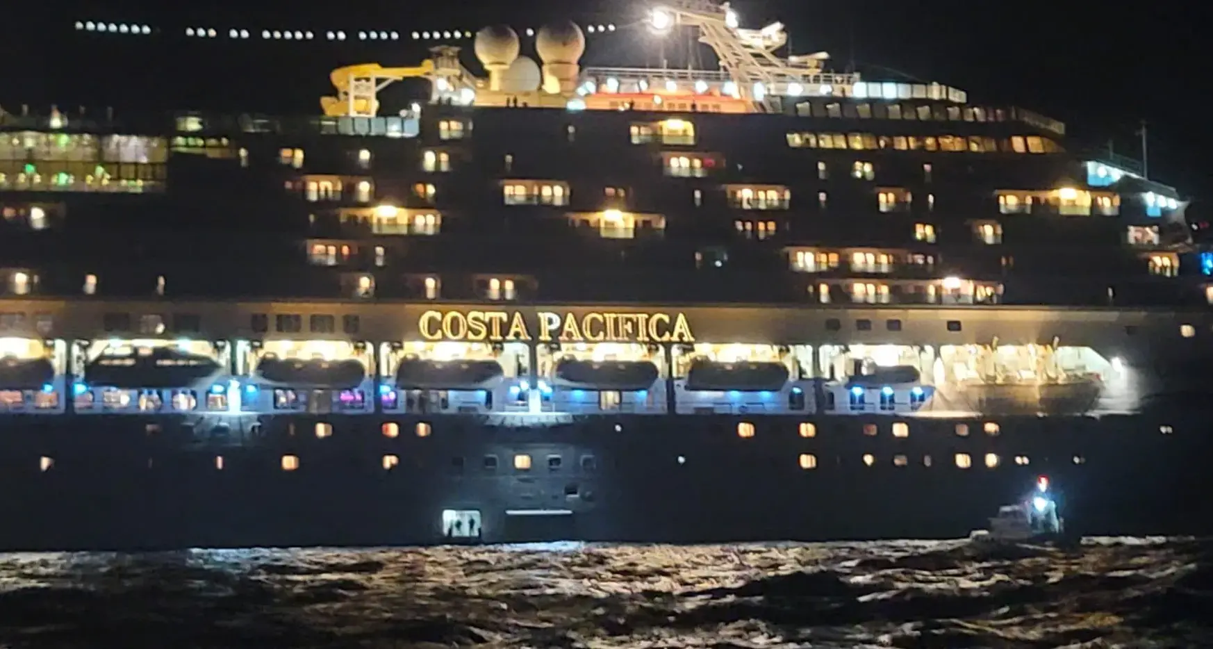 Malore a bordo della Costa Pacifica, evacuazione d’urgenza al largo di Porto Torres