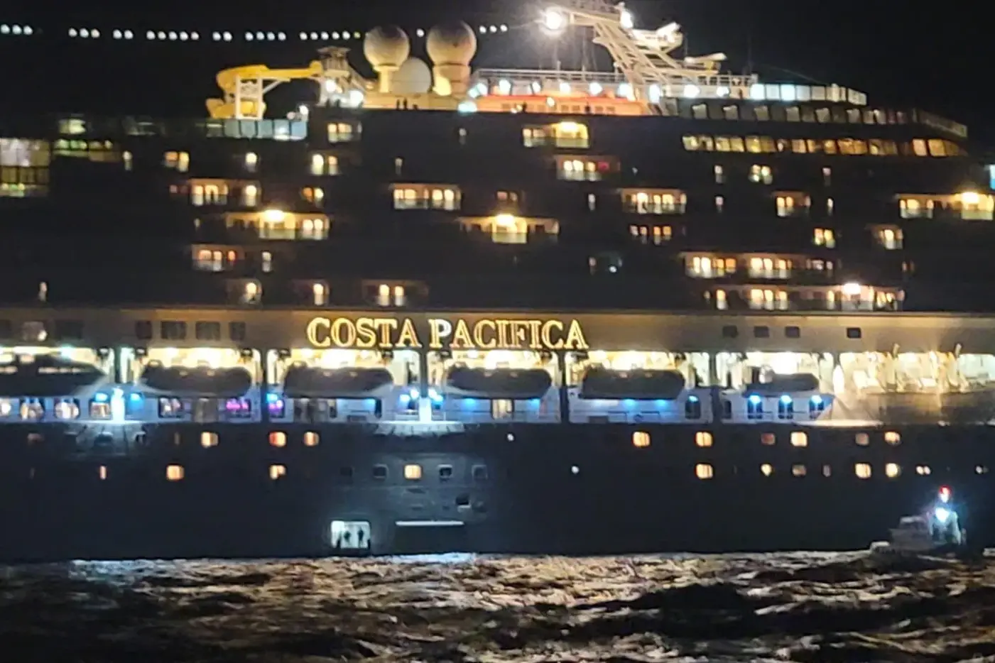 Malore a bordo della Costa Pacifica, evacuazione d’urgenza al largo di Porto Torres