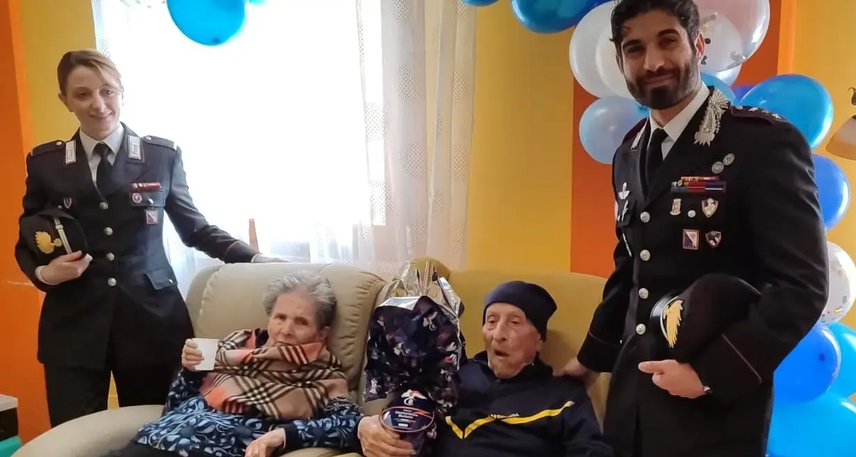 Cento anni di storia e dedizione a Porto Torres: l'omaggio dei Carabinieri al Maresciallo Rosas