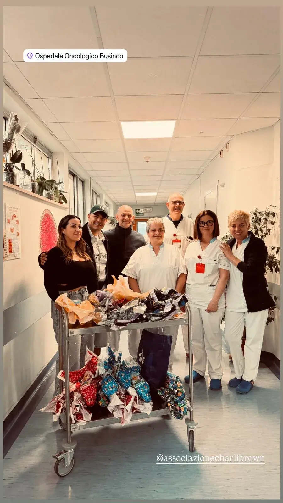 Pasqua in ospedale: Gino Leonardo Mascia porta gioia ai piccoli pazienti a Cagliari