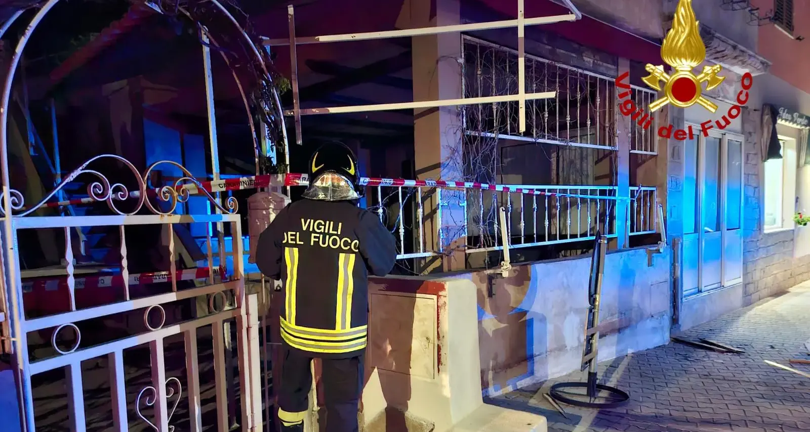 Esplosione a San Teodoro: ordigno detona vicino a un ristorante