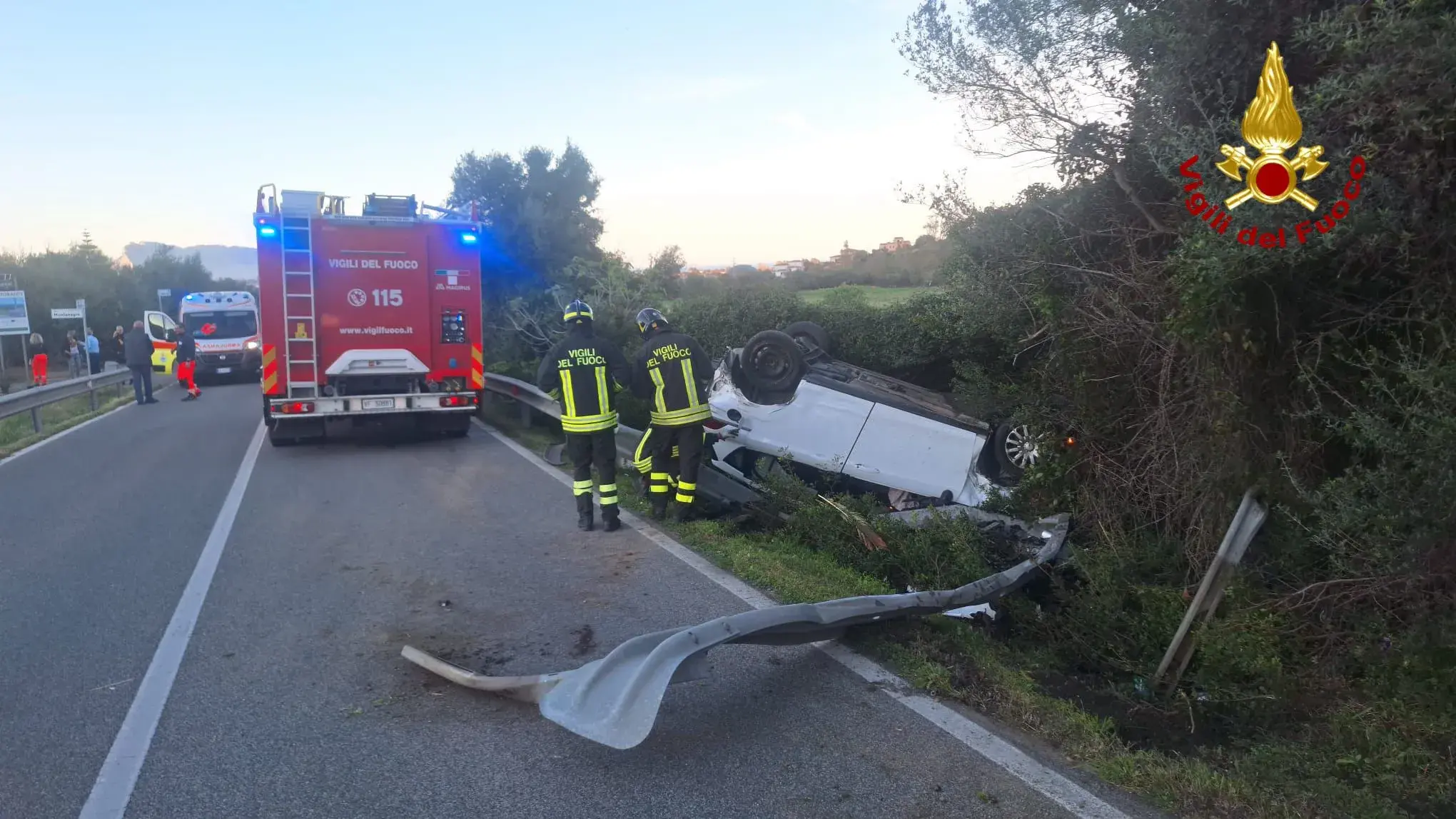 Auto si ribalta sulla statale 125: paura a San Teodoro