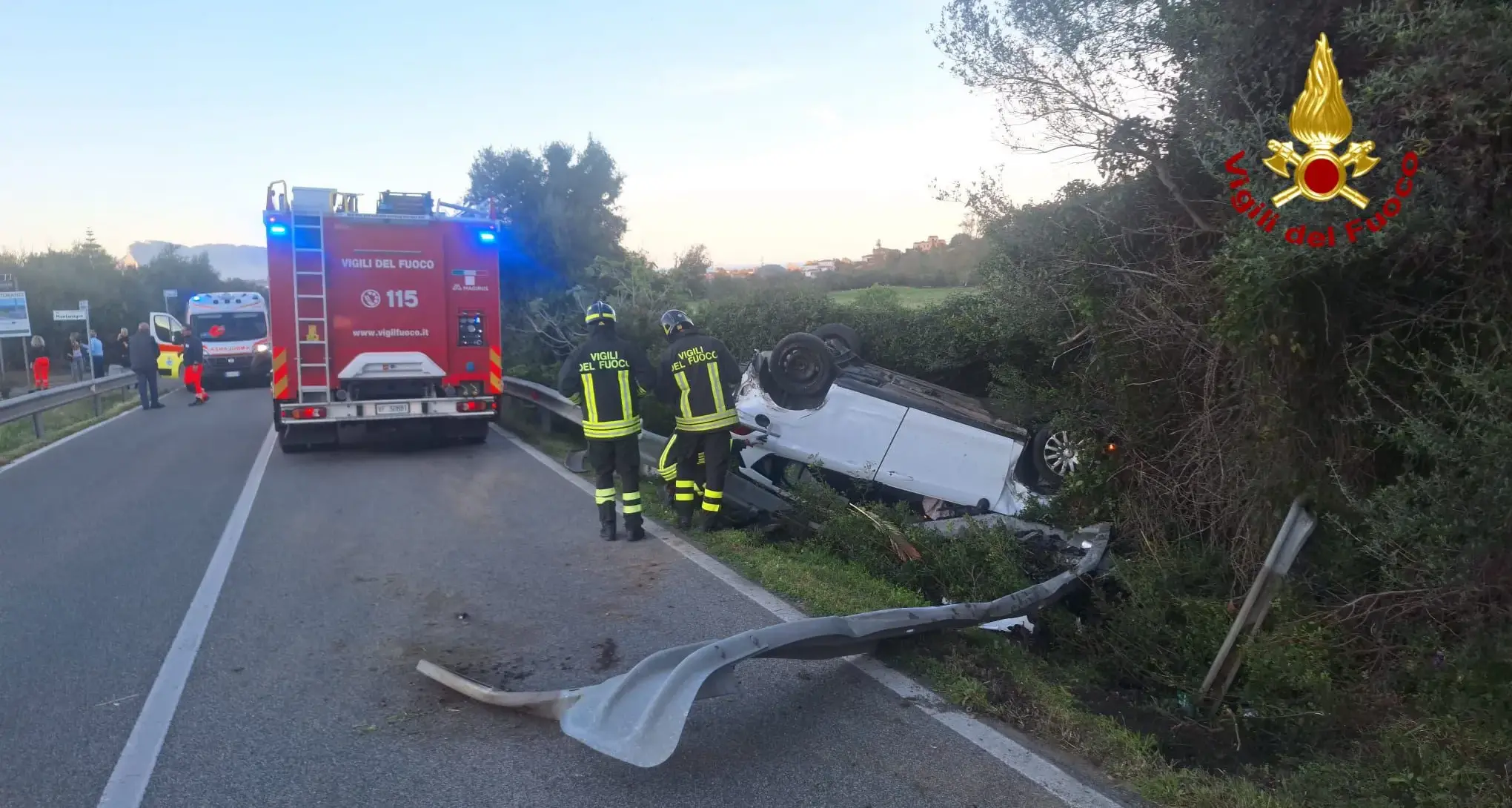 Auto si ribalta sulla statale 125: paura a San Teodoro