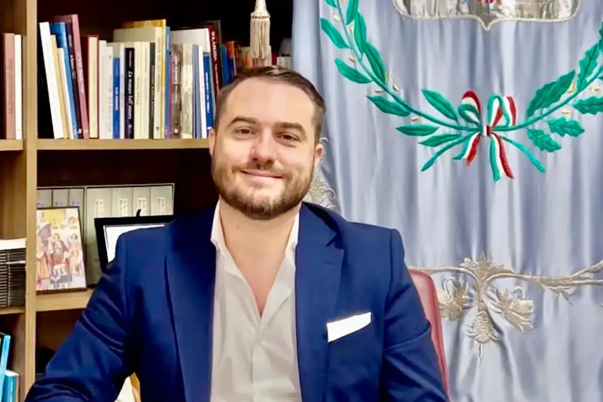 Borse di studio comunali per studenti meritevoli a Muros: pubblicato il bando 2024-2026