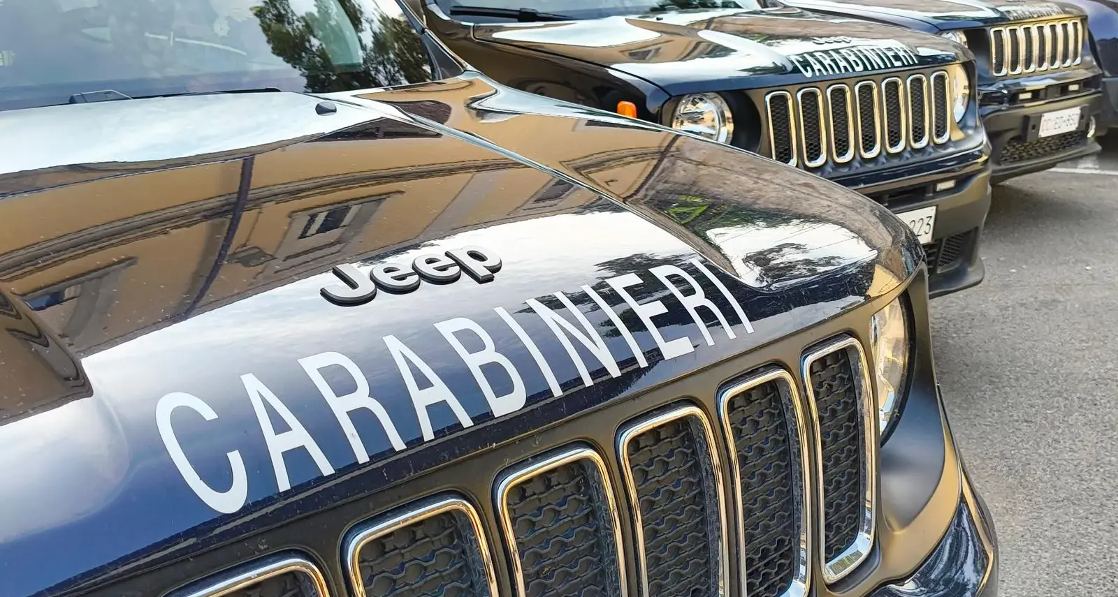 Violenze e minacce alla moglie davanti ai figli: 45enne arrestato a Bosa