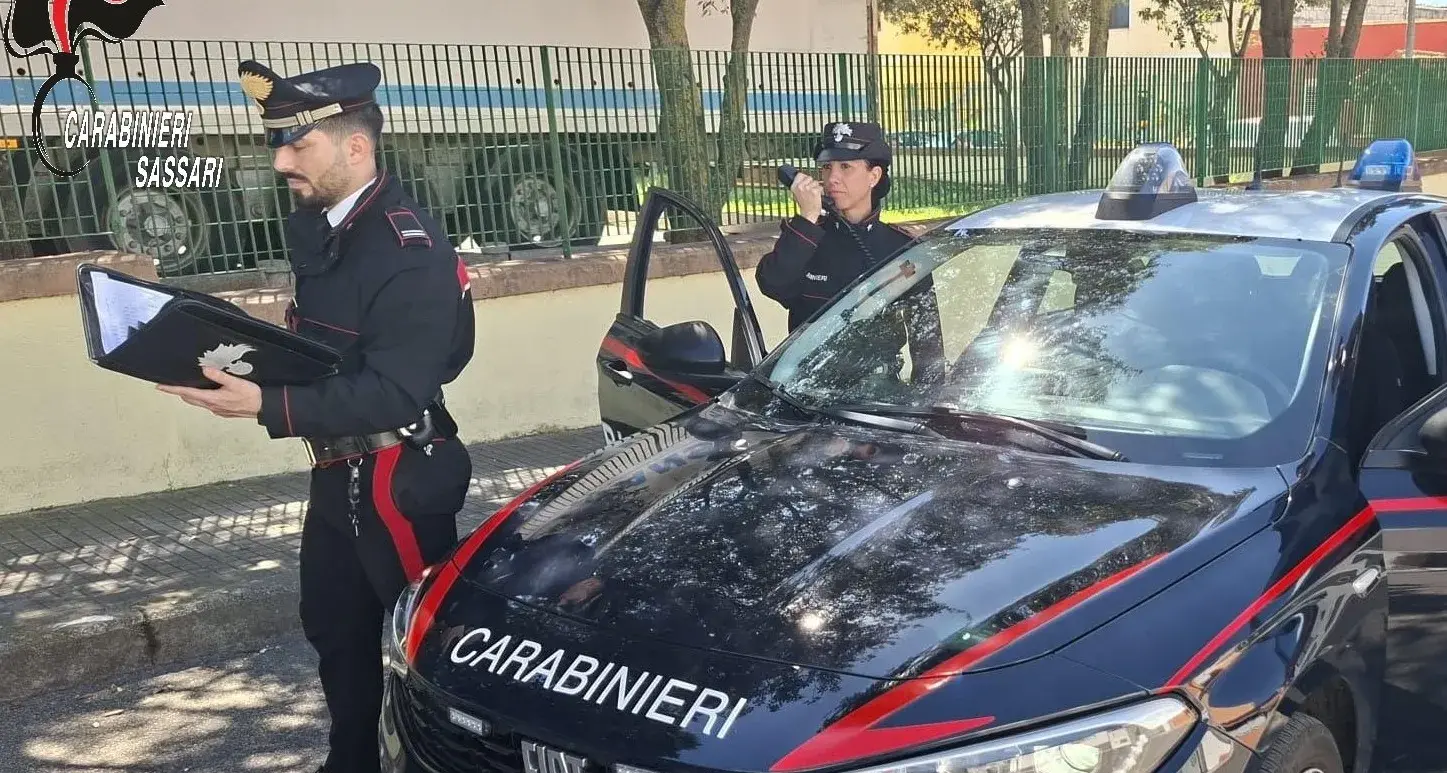 Violano gli arresti domiciliari, scattano le manette per due uomini a Sassari e Ossi