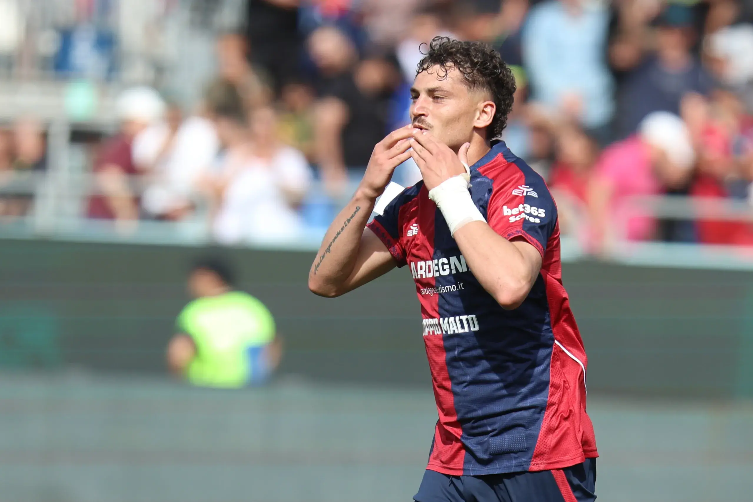 Cagliari-Cremonese 1-0, Esposito regala tre punti d'oro ai rossoblù